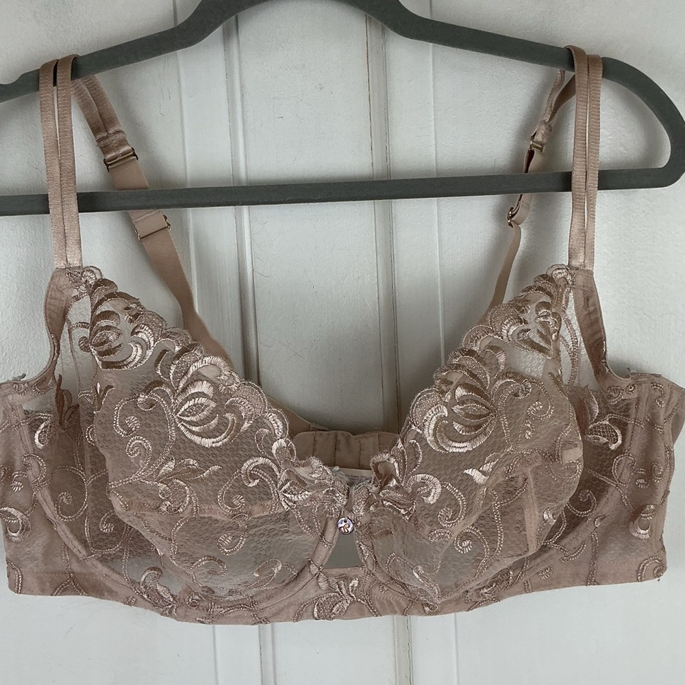 Cacique Unlined Sheer Bra with Underwire 44DDD
